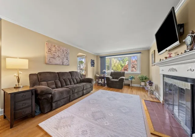 5th image of 36 Ellis Street, Woburn, MA 01801 | MLS# 73529188
