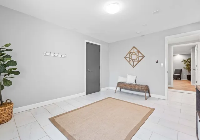 2nd image of 381 Linebrook Rd, Ipswich, MA 01938 | MLS# 73551966