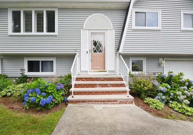 5th image of 37 Thornton Ave, Brockton, MA 02301 | MLS# 73556439