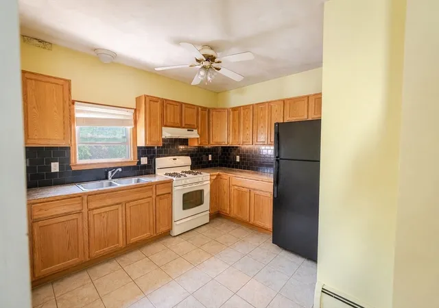 Listing Photo 4 - Condo for sale in building located at 552 Alden St, Fall River, MA 02723