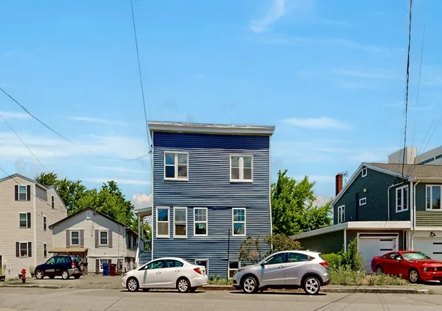 3rd image of 41 Oak Island St, Revere, MA 02151 | MLS# 73542179