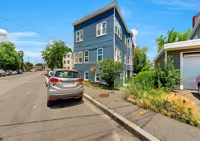 4th image of 41 Oak Island St, Revere, MA 02151 | MLS# 73542179