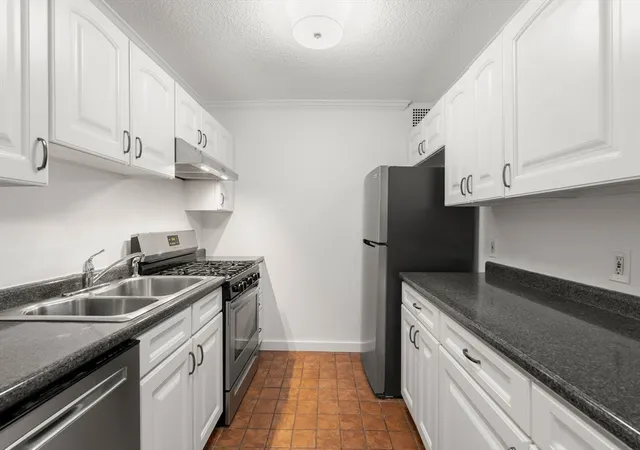 Homes for sale in Brookline, MA | 33 Pond Ave #523, Brookline, MA 02445 | MLS# 73537006