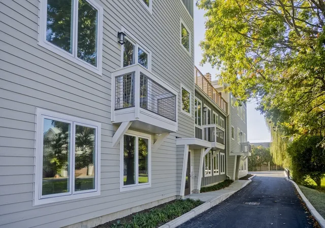 3rd image of 107 Williams Street #2 B, Northampton, MA 01060 | MLS# 73567320
