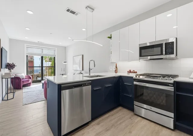 4th image of 656 Saratoga #306, Boston, MA 02128 | MLS# 73541092