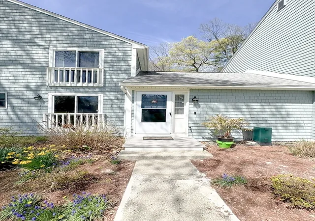 Homes for sale in Amesbury, MA | 9 Acadia Kimball Rd, Amesbury, MA 01913 | Houzeo