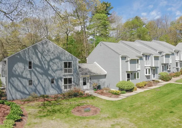 Homes for sale in Amesbury, MA | 9 Acadia Kimball Rd #9, Amesbury, MA 01913 | MLS# 73517938
