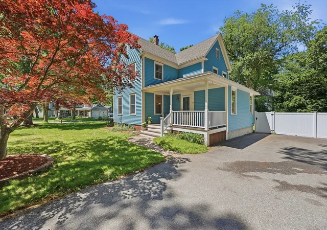 Homes for sale in Amesbury, MA | 39 Beacon Street, Amesbury, MA 01913 | MLS# 73530771