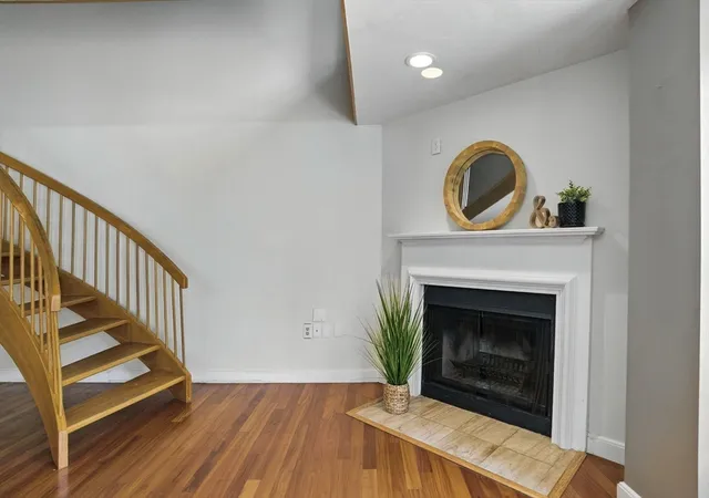 3rd image of 75 Page Rd #13, Bedford, MA 01730 | MLS# 73538124