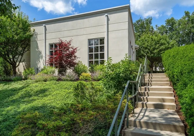 2nd image of 336 Boylston St, Newton Center, MA 02459
