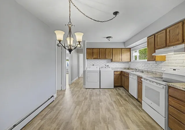Homes for sale in Chicopee, MA | 224 Greenwood Ter #224, Chicopee, MA 01022 | MLS# 73532065