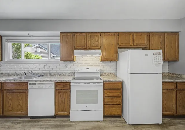 Homes for sale in Chicopee, MA | 224 Greenwood Ter #224, Chicopee, MA 01022 | MLS# 73532065