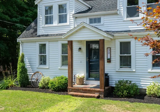 2nd image of 30 Worcester St, Taunton, MA 02780 | MLS# 73554817
