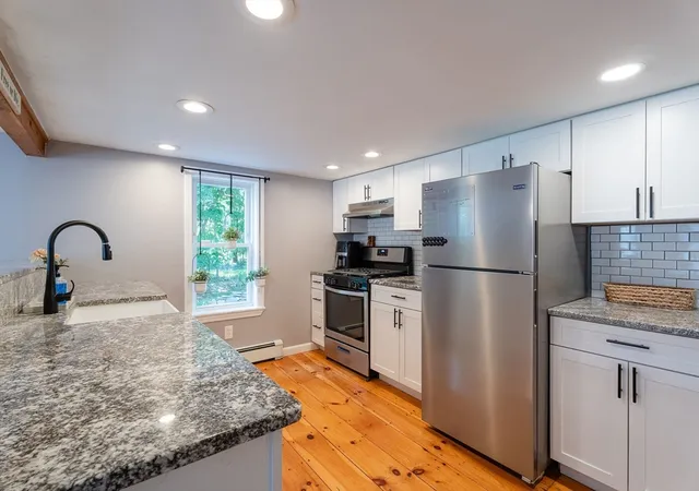 5th image of 30 Worcester St, Taunton, MA 02780 | MLS# 73554817