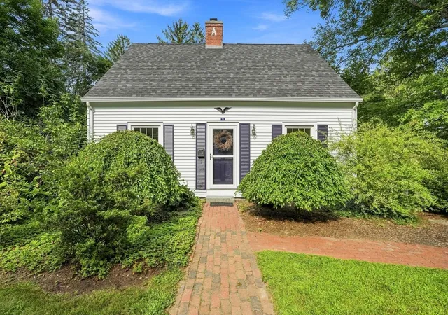 Photo 3 of Sale Pending at 6 Smith Street, Amherst, MA 01002 | MLS# 73569239 | Listing updated on 2026-09-16