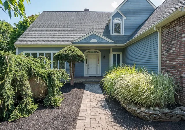 2nd image of 176 Putnam Rd, Holden, MA 01520 | MLS# 73563530