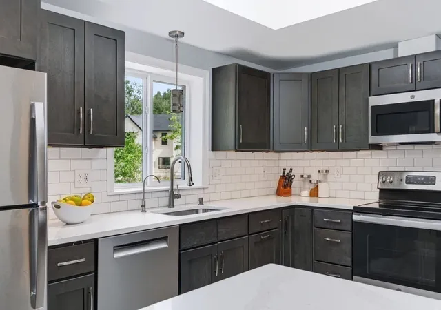 4th image of 29 Canterbury Hill Rd, Topsfield, MA 01983 | MLS# 73552733