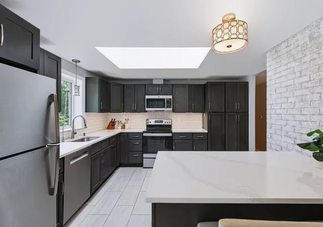 5th image of 29 Canterbury Hill Rd, Topsfield, MA 01983 | MLS# 73552733