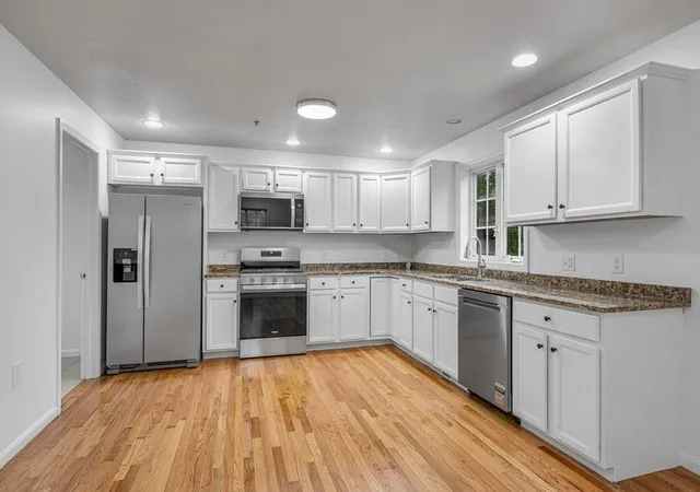 3rd image of 688 Gorham Street #688, Lowell, MA 01852 | MLS# 73557447