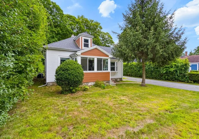 2nd image of 142 S Main St, Sharon, MA 02067 | MLS# 73556859