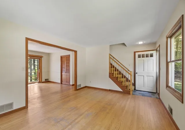 4th image of 9 Laurel Ln, Princeton, MA 01541 | MLS# 73541855
