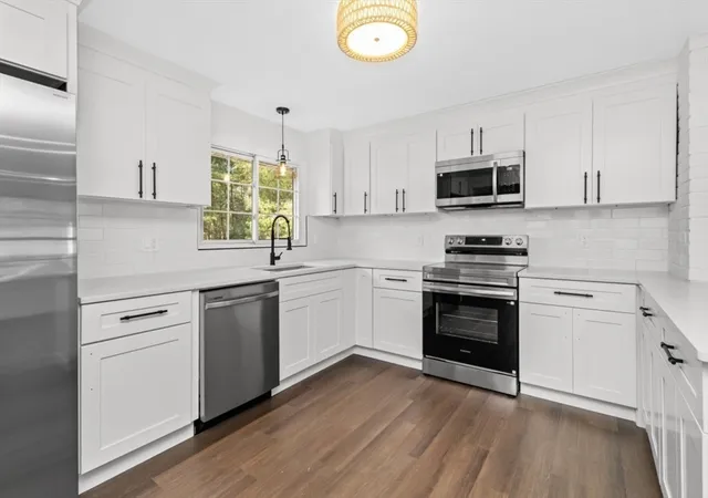 1st image of 300 Jon Dr, Brockton, MA 02302 | MLS# 73521272