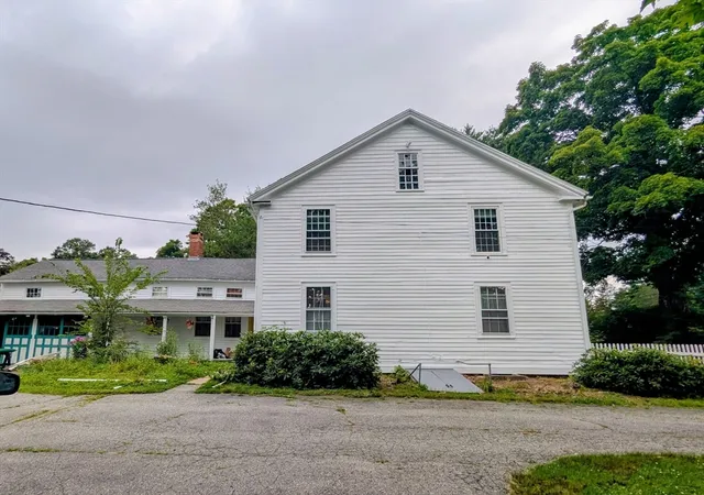 4th image of 16 Parish Hill Rd, Granby, MA 01033 | MLS# 73554583