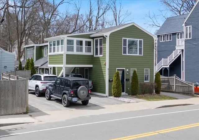 2nd image of 333 Merrimac St #1, Newburyport, MA 01950 | MLS# 73498003
