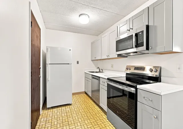 3rd image of 50 Water St #47, Medford, MA 02155 | MLS# 73552596