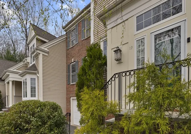Homes for sale in Westborough, MA | 19 Imperial Ct #19, Westborough, MA 01581 | MLS# 73542248
