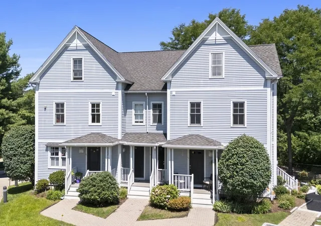 1st image of 19 Russell Pl #19, Arlington, MA 02474 | MLS# 73556148