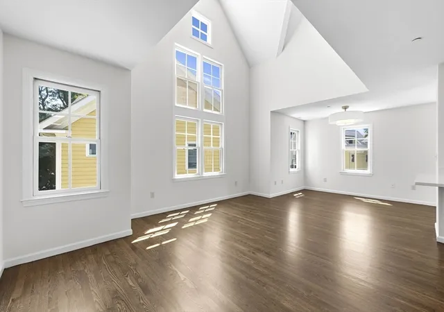 2nd image of 19 Russell Pl #19, Arlington, MA 02474 | MLS# 73556148