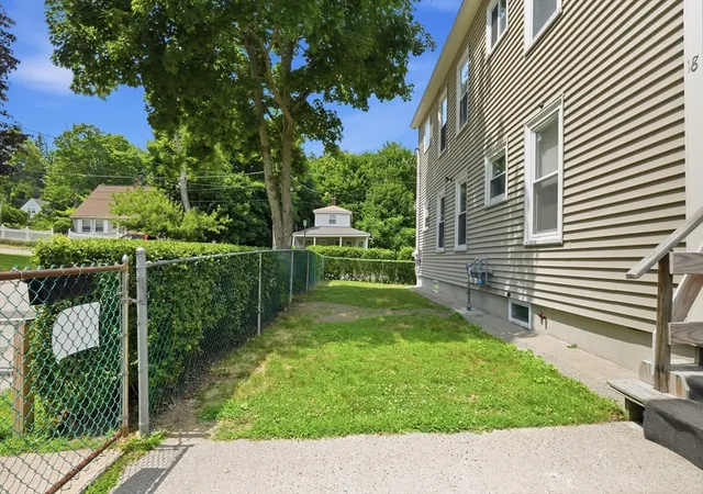 4th image of 18 Ball St, Worcester, MA 01603 | MLS# 73557838