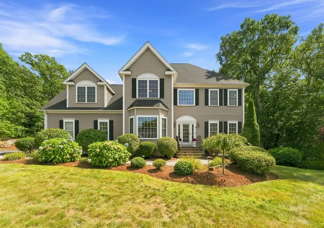 4th image of 13 Larkin Ln, Hopedale, MA 01747 | MLS# 73567179