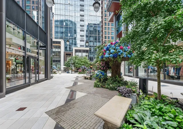 Homes for sale in Boston, MA | 135 Seaport Blvd #818, Boston, MA 02210 | MLS# 73483356