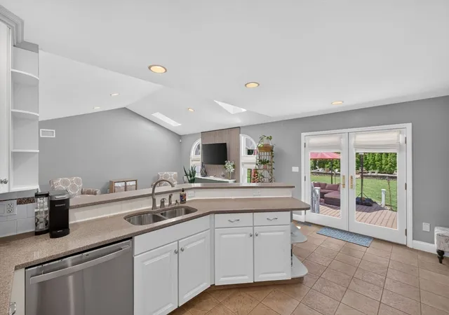 5th image of 63 Ansel White Dr, Acushnet, MA 02743 | MLS# 73554982