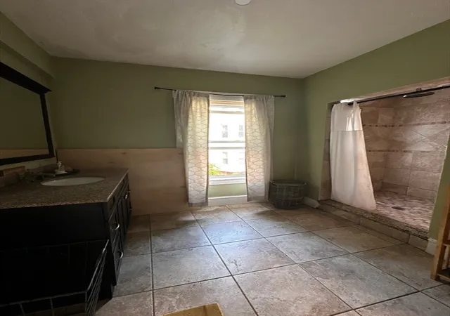 14th image of 15 Wright St, Gardner, MA 01440 | MLS# 73551250