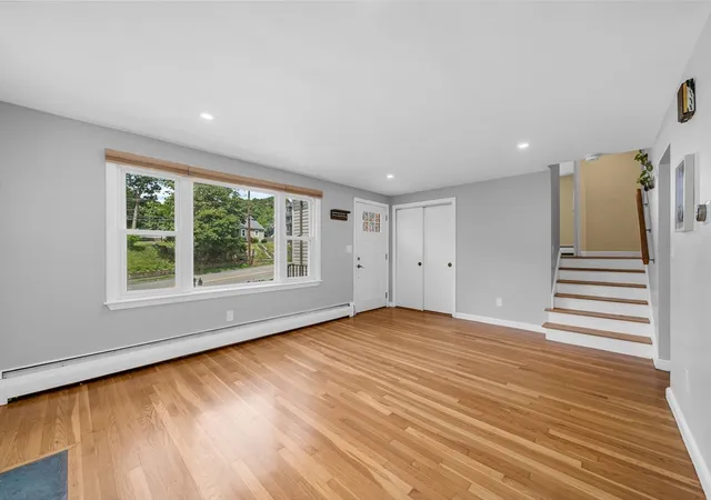 3rd image of 566 Main St, Stoneham, MA 02180 | MLS# 73562631