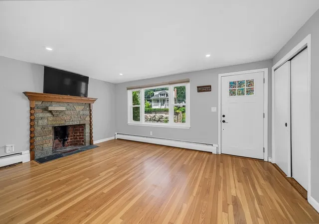 4th image of 566 Main St, Stoneham, MA 02180 | MLS# 73562631