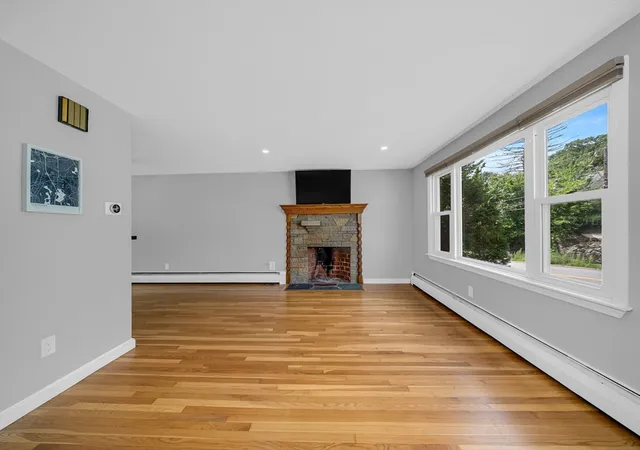 5th image of 566 Main St, Stoneham, MA 02180 | MLS# 73562631