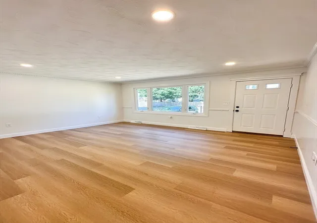4th image of 289 Commercial St, Whitman, MA 02382 | MLS# 73530896