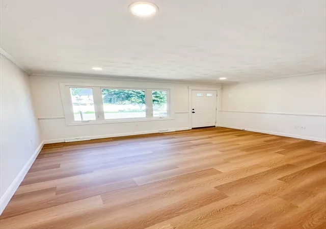 5th image of 289 Commercial St, Whitman, MA 02382 | MLS# 73530896