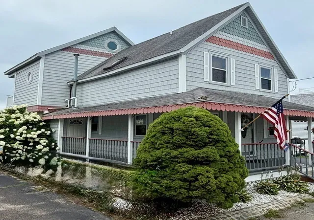 3rd image of 3 Moreland Avenue, Hull, MA 02045 | MLS# 73560523