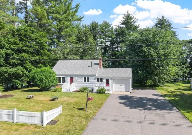 2nd image of 15 Alderbrook Road, Andover, MA 01810 | MLS# 73543292