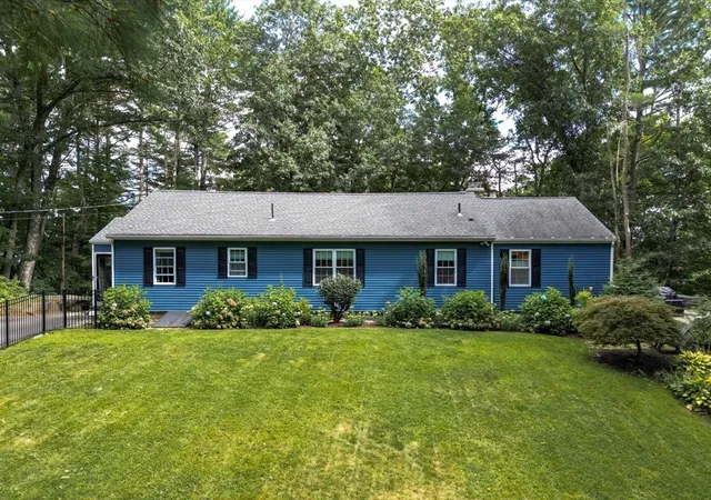 Photo 3 of Sale Pending at 17 Gardner Ave, Sturbridge, MA 01566 | MLS# 73569365 | Listing updated on 2026-09-17