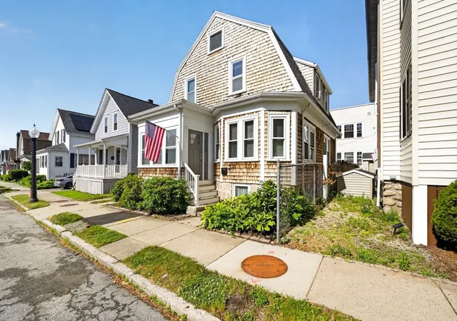 2nd image of 141 Rounds St, New Bedford, MA 02740 | MLS# 73536927