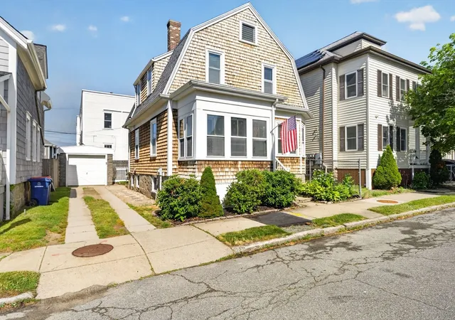 3rd image of 141 Rounds St, New Bedford, MA 02740 | MLS# 73536927