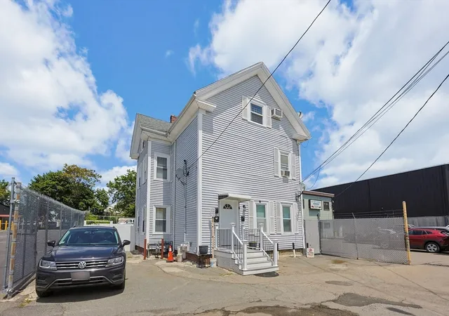 3rd image of 18 Washburn Ave, Brockton, MA 02301 | MLS# 73536071