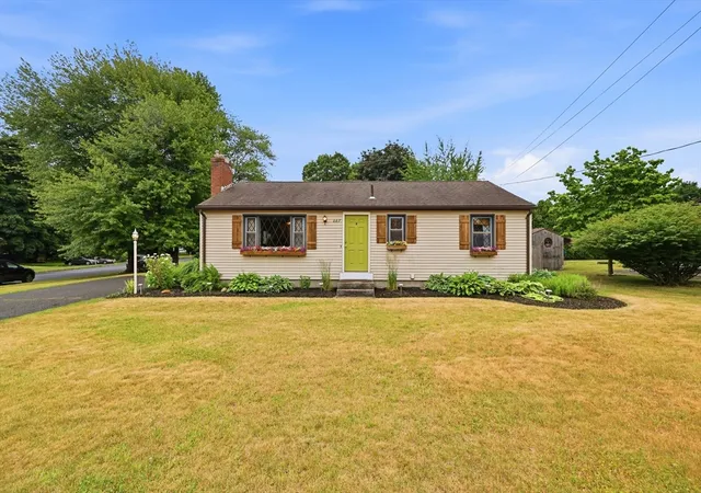 Homes for sale in Agawam, MA | 887 North St, Agawam, MA 01030 | MLS# 73540507