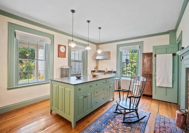 3rd image of 194 Center Rd, Shirley, MA 01464 | MLS# 73547145